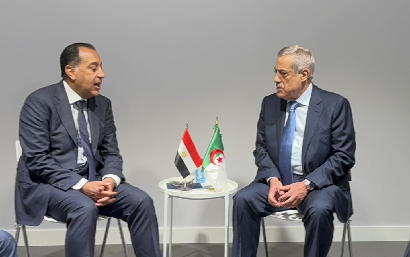 العرباوي يُجري محادثات ثنائية مع رئيس مجلس الوزراء المصري