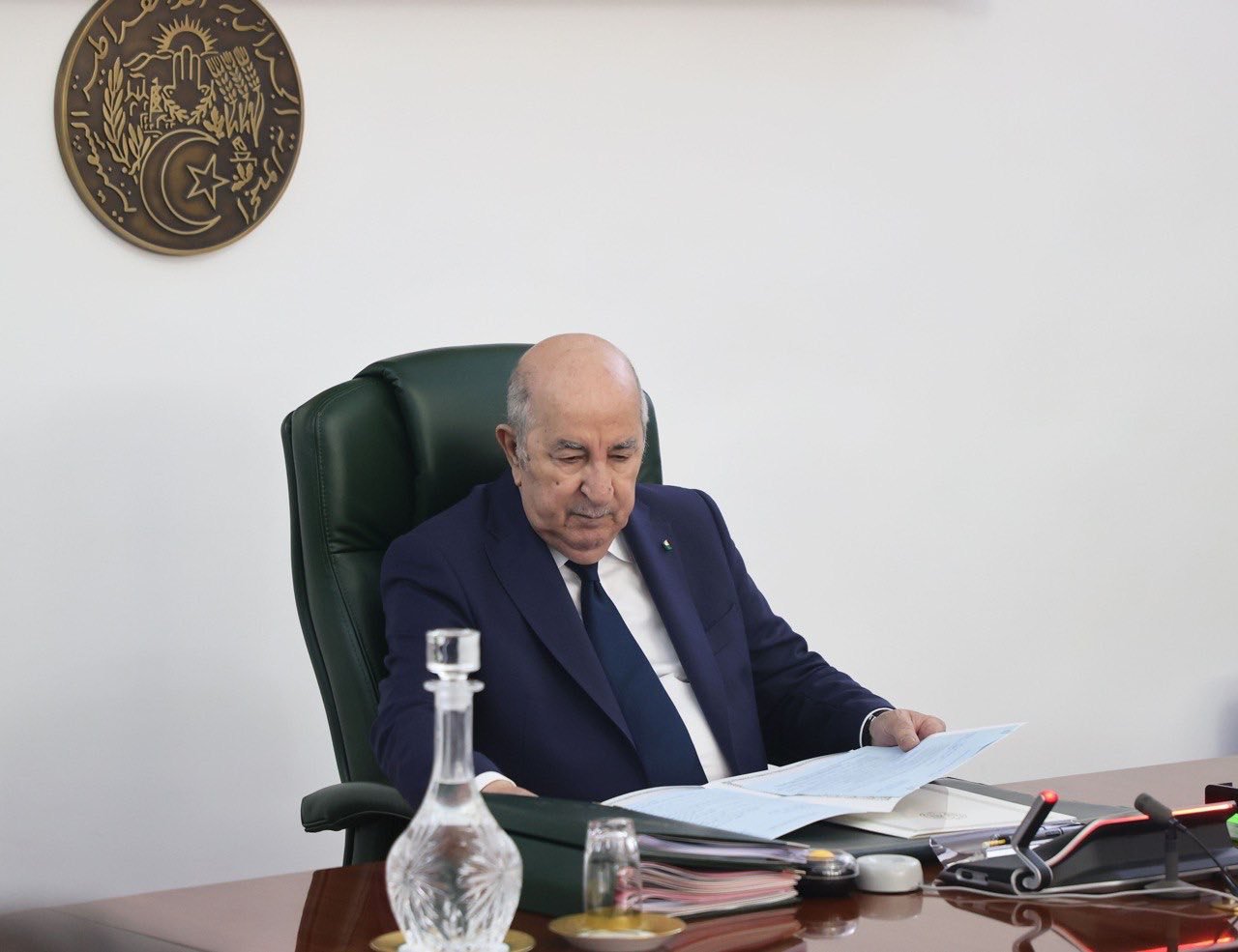 الرئيس تبون يأمر برفع اليقظة وتسخير الإمكانيات لمجابهة حرائق الصيف