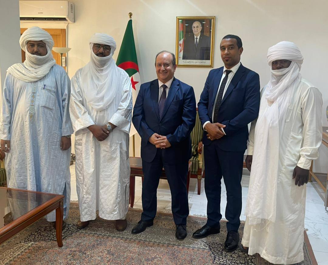 وزير الصناعة يستقبل وفدًا برلمانيًا عن ولايات الجنوب