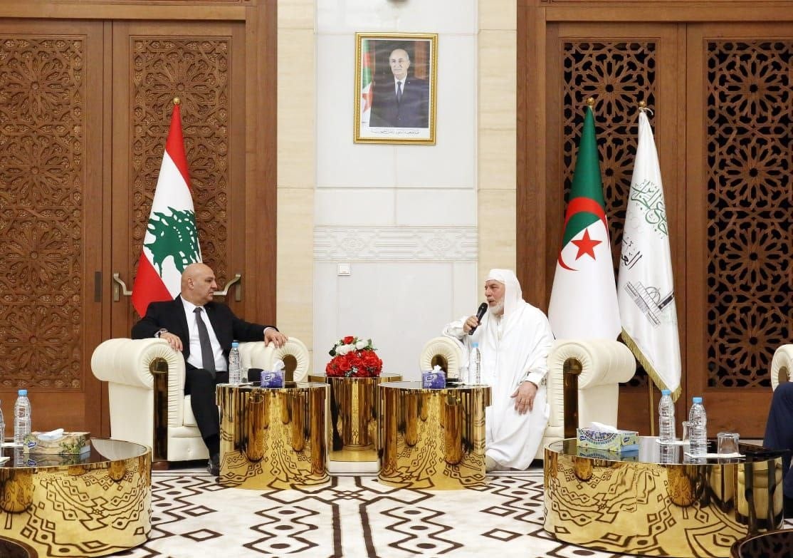 عميد جامع الجزائر يستقبل الرئيس اللبناني