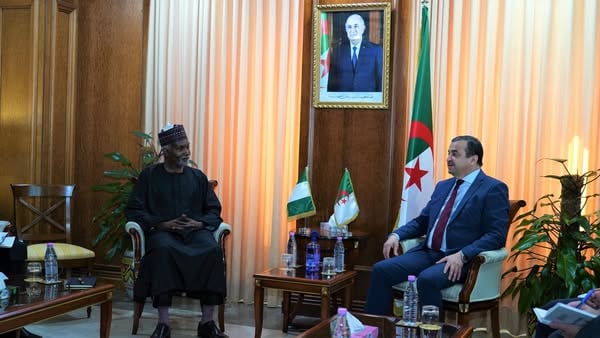 مشروع أنبوب الغاز العابر للصحراء في صلب مباحثات عرقاب ووزير خارجية نيجيريا