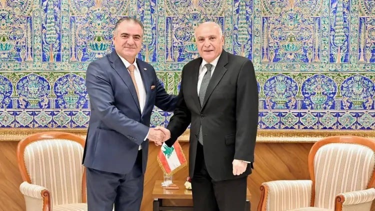 عطاف يستقبل سفير لبنان لدى الجزائر