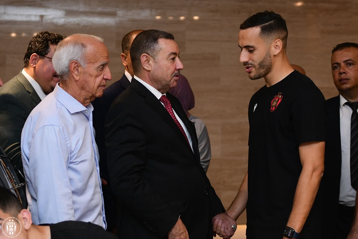 بالصور.. الوزير سعيد سعيود يزرو اتحاد العاصمة قبل نهائي الكأس