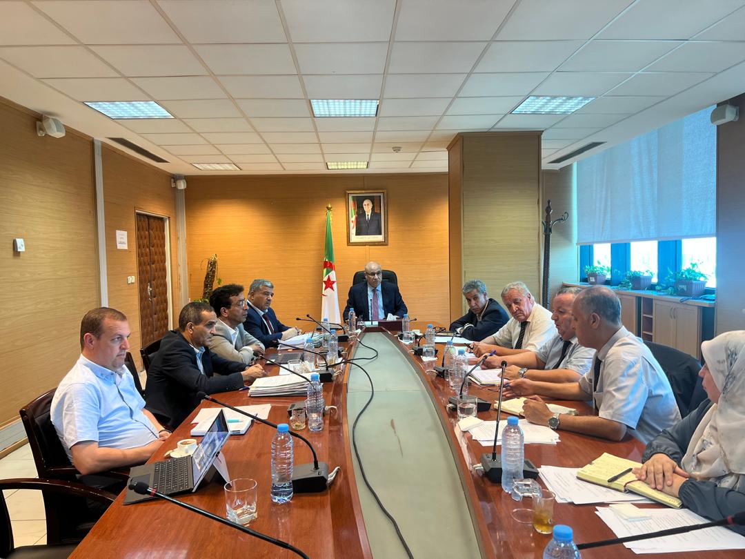 زيتوني يترأس اجتماعًا لتقييم تحضيرات الجزائر لمعرض IATF 2025