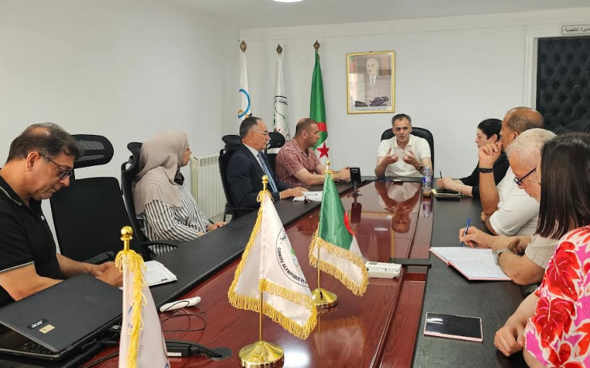 حماد ينصب لجنة العلاقات الخارجية