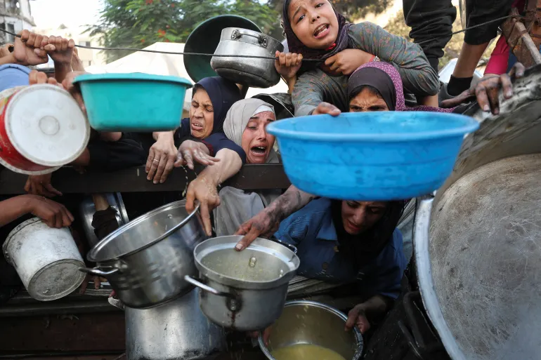 تفاقم المجاعة في غزة.. 20 فلسطينيًا يفقدون حياتهم خلال يومين