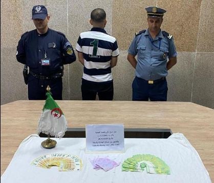 حجز أكثر من 22 ألف أورو في مطار قسنطينة