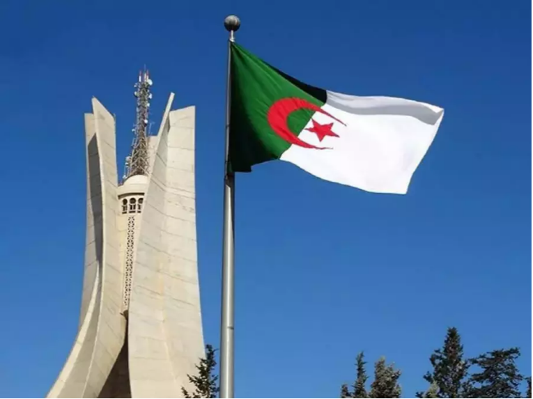 الجزائر بأقلام أبنائها الأبرار ومشاهير العالم