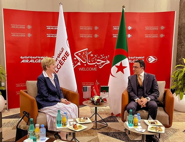 تعزيز الربط الجوي.. لقاء بين أوبين وبن حمودة