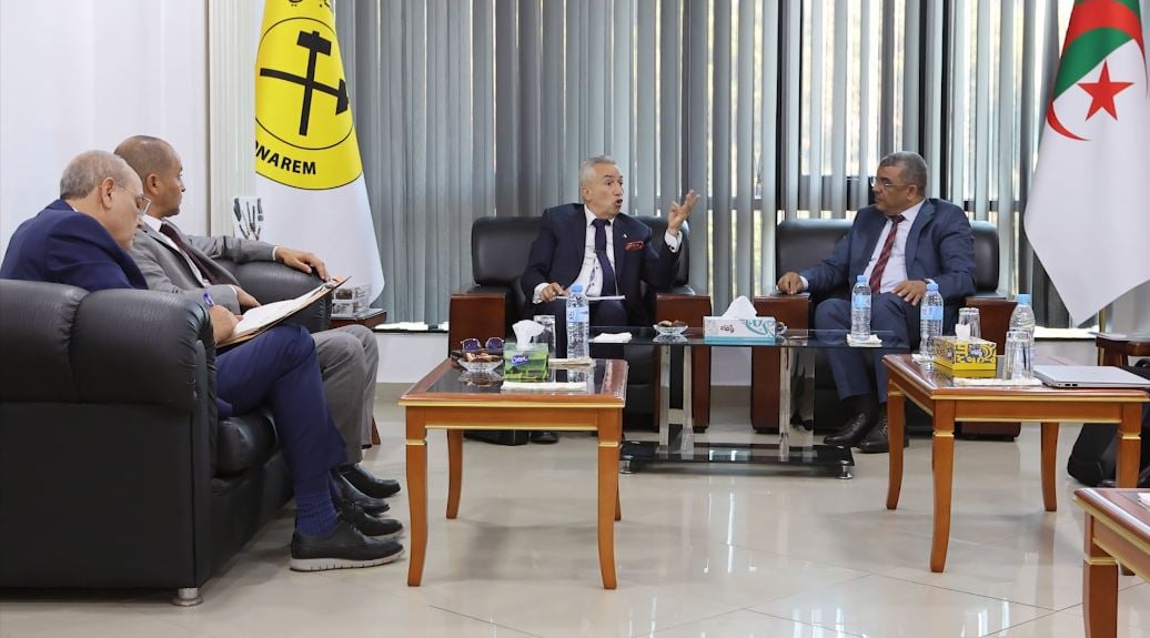 تقدم مشروع بطاريات LFP “في الجزائر محور بقاء بين البروفيسور  زغيب و”سونارام