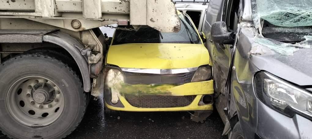 الأغواط .. قتيل و4 جرحى في اصطدام تسلسلي بين سيارتين و شاحنة