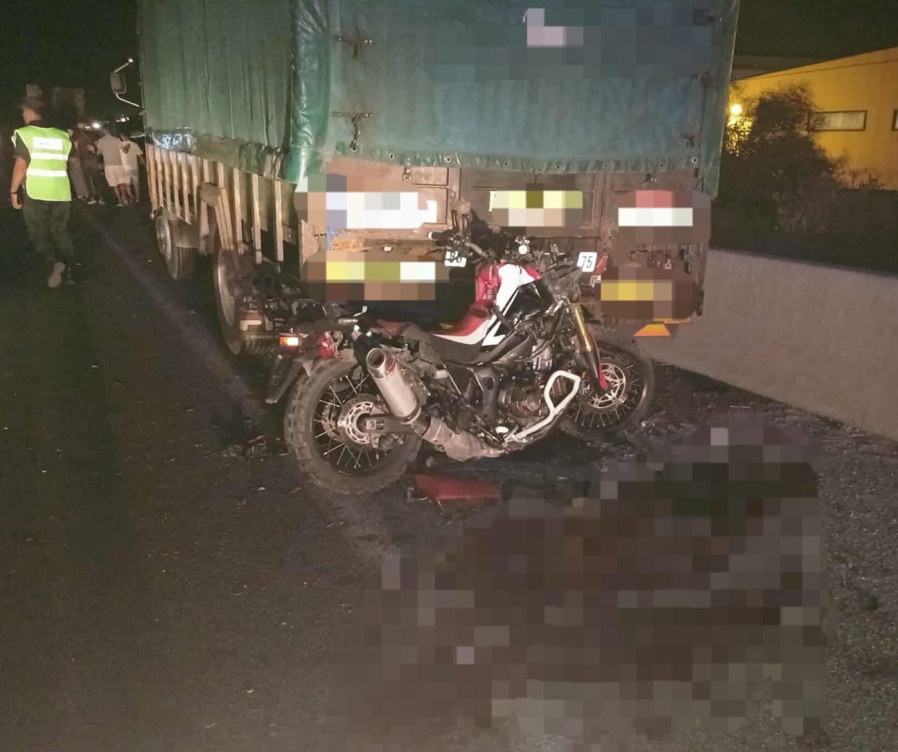 سطيف.. قتيل وجريح في اصطدام دراجة نارية من الحجم الكبير بشاحنة