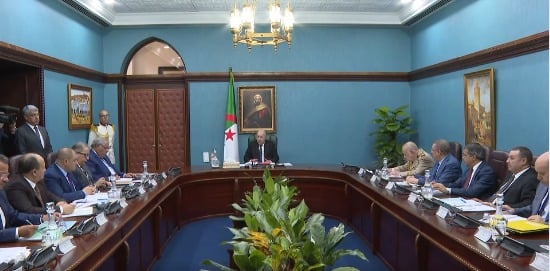 رئيس الجمهورية يأمر باستيراد فوري لـ 10 آلاف حافلة جديدة لنقل المسافرين وعجلات المركبات