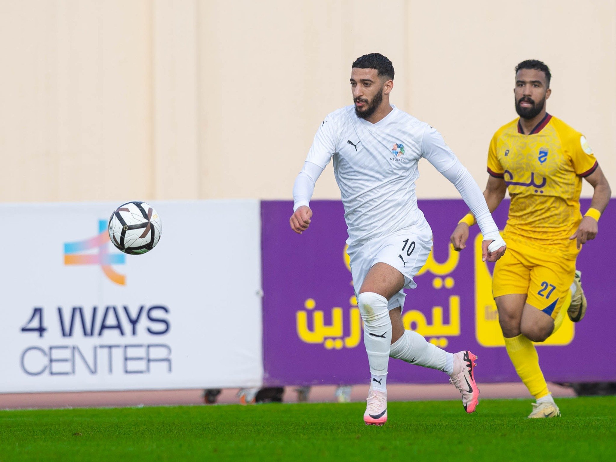 بن رحمة يقود نيوم لأول انتصار في الدوري السعودي