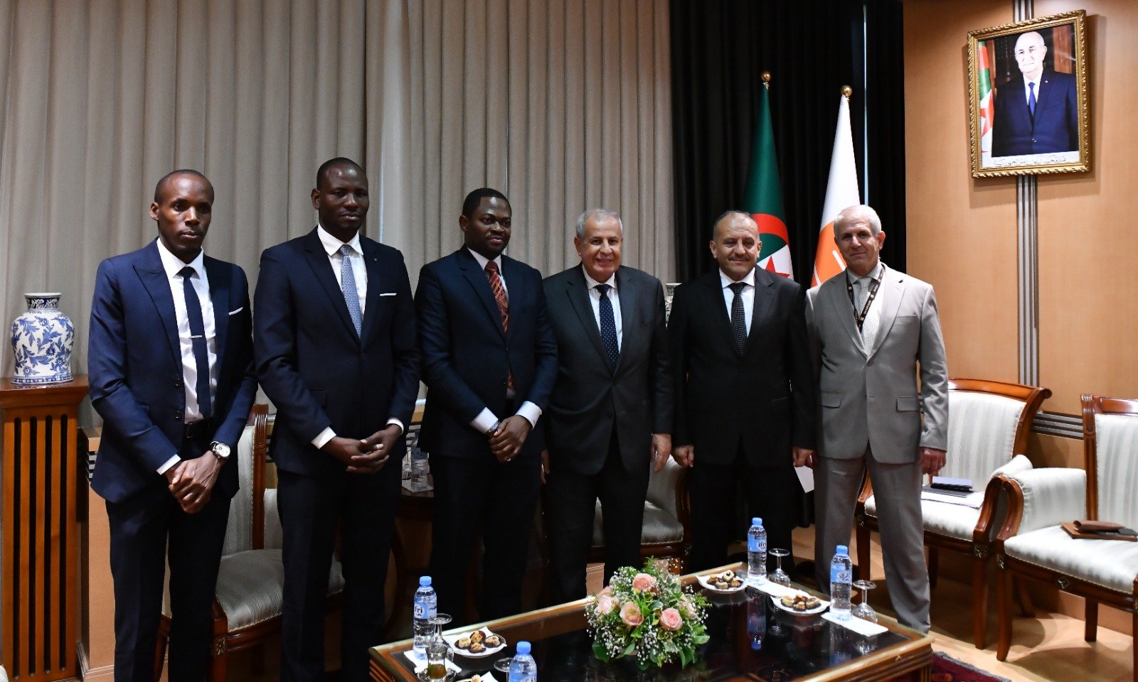 معرض IATF 2025: سوناطراك تبحث آفاق التعاون الطاقوي مع وفد تنزاني