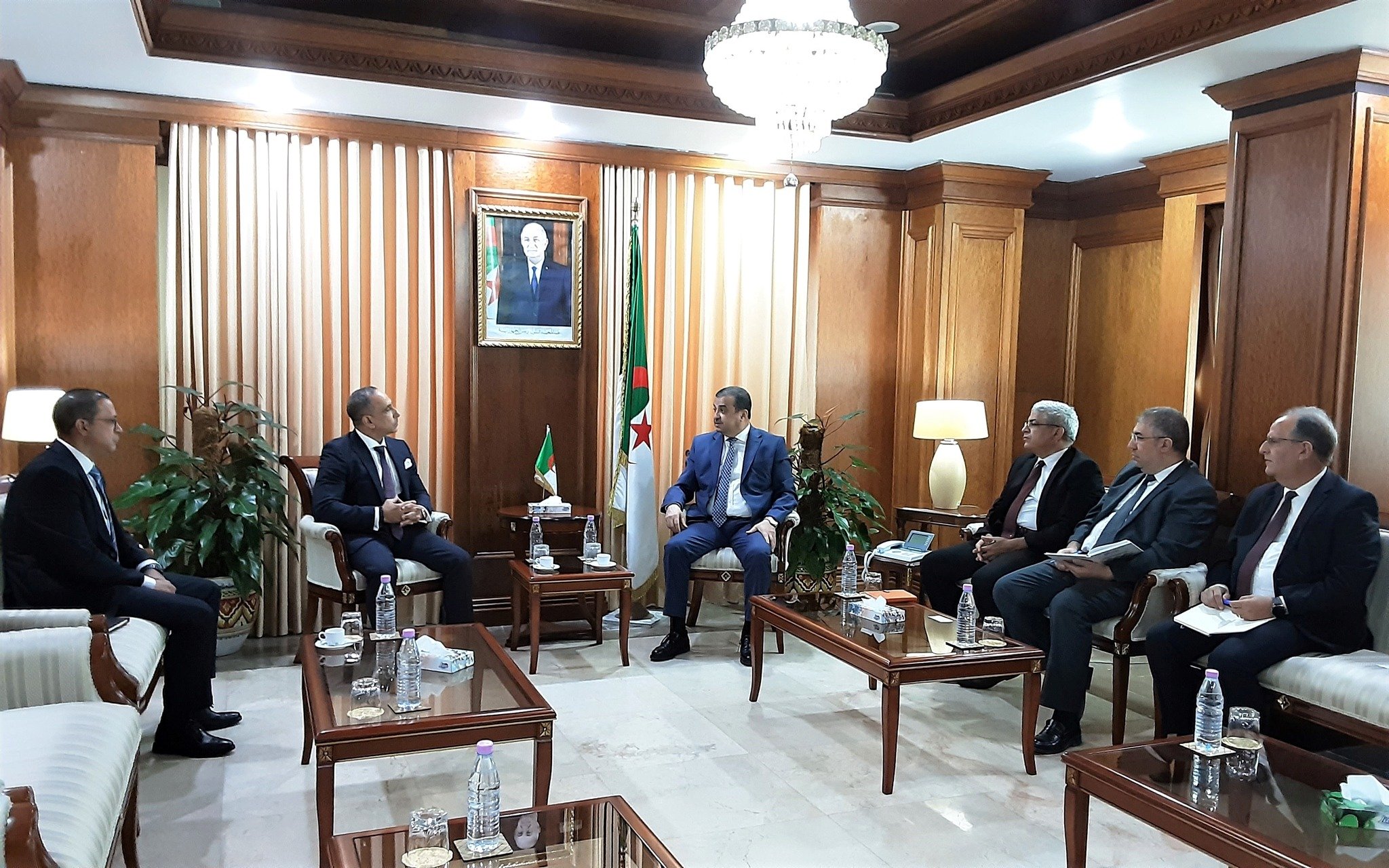 الجزائر و”هاليبرتون”.. شراكات جديدة في استكشاف وتطوير حقول النفط والغاز