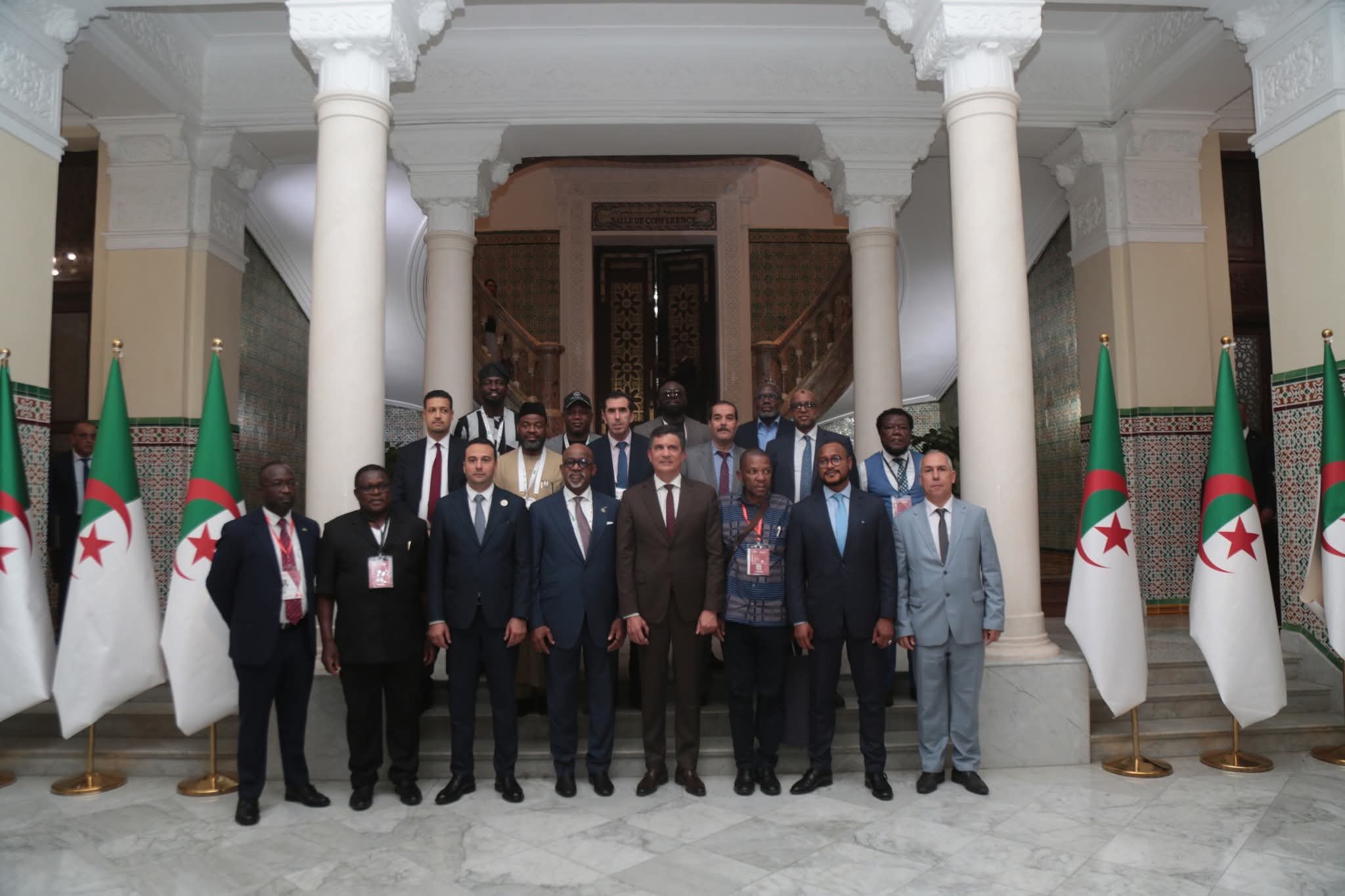 المعرض الإفريقي للتجارة البينية: والي الجزائر يستقبل وفدًا إفريقيًا لتعزيز التعاون الاقتصادي
