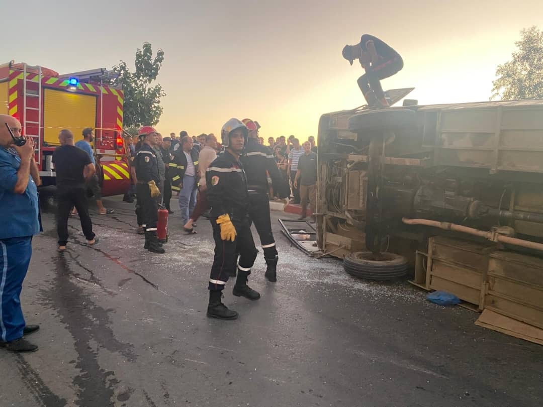 ارتفاع حصيلة حادث انقلاب حافلة في المدية إلى 22 جريحًا