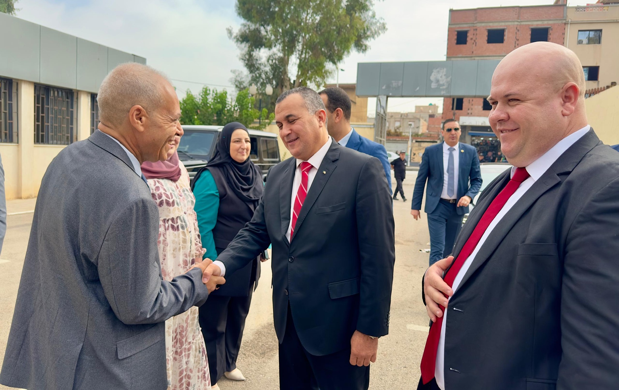 تحسبا للدخول الجامعي.. زروقي يتفقد المدرسة الوطنية العليا لتكنولوجيات الإعلام والاتصال
