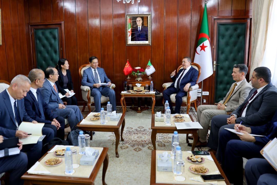 التعاون الجزائري  الصيني..مراد يستقبل وفدا صينيا