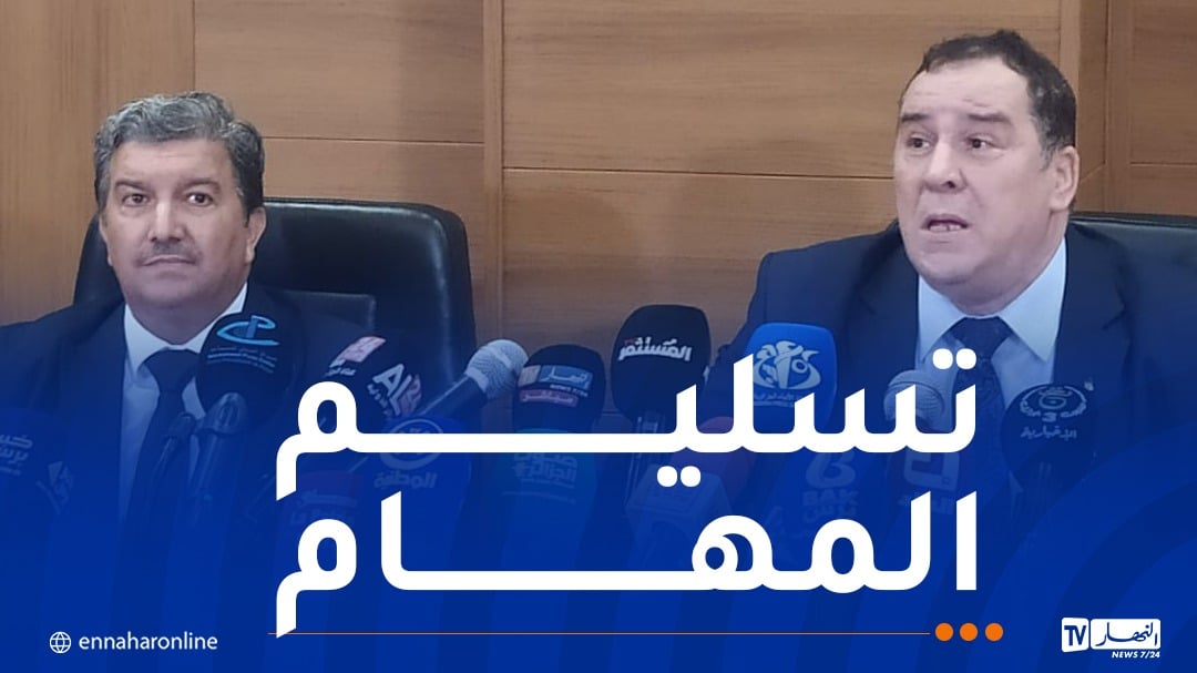 بوعمامة يتسلم مهامه رسميا كوزير للإتصال