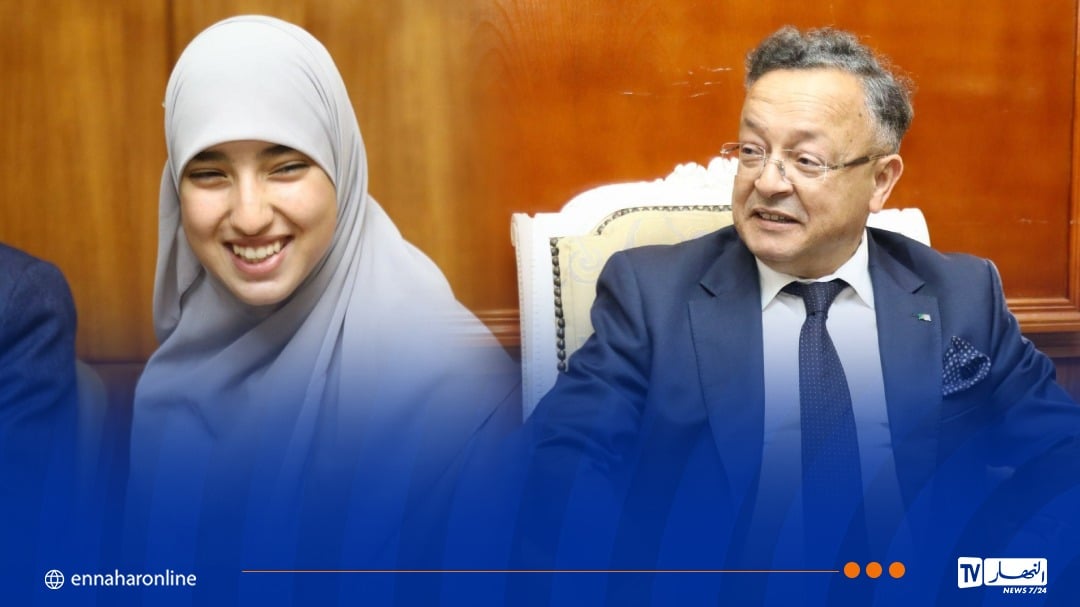 بداري يستقبل الطالبة المتفوقة رونق زاني قبل سفرها إلى بريطانيا لمواصلة دراستها