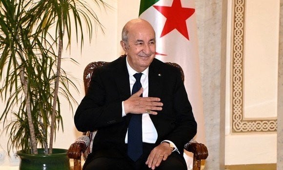 منح عمار بن جامع وسام الاستحقاق الوطني