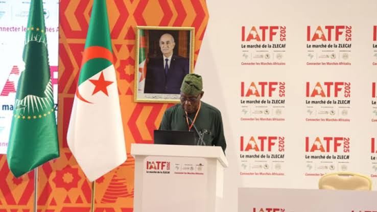 رئيس المجلس الاستشاري لمعرض التجارة البينية يُلقي كلمة في افتتاح الطبعة الرابعة لمعرض “IATF 2025” يُلقي كلمة في افتتاح الطبعة الرابعة لمعرض “IATF 2025”