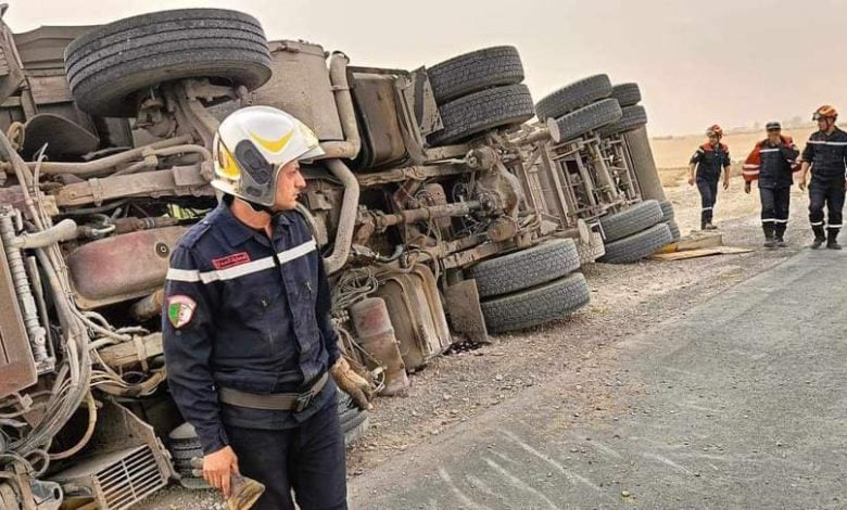 تبسة.. 5 جرحى في انحراف وانقلاب شاحنة ببكارية
