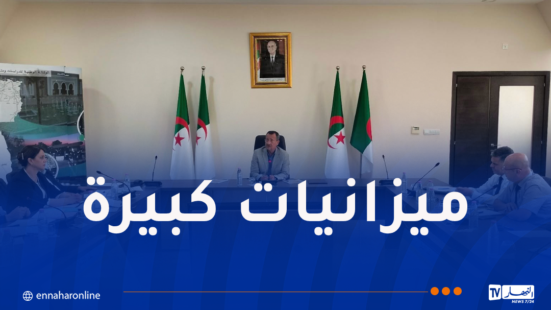 رخروخ يتابع مدى تقدم مشاريع شبكة الطرقات في أدرار وعين صالح