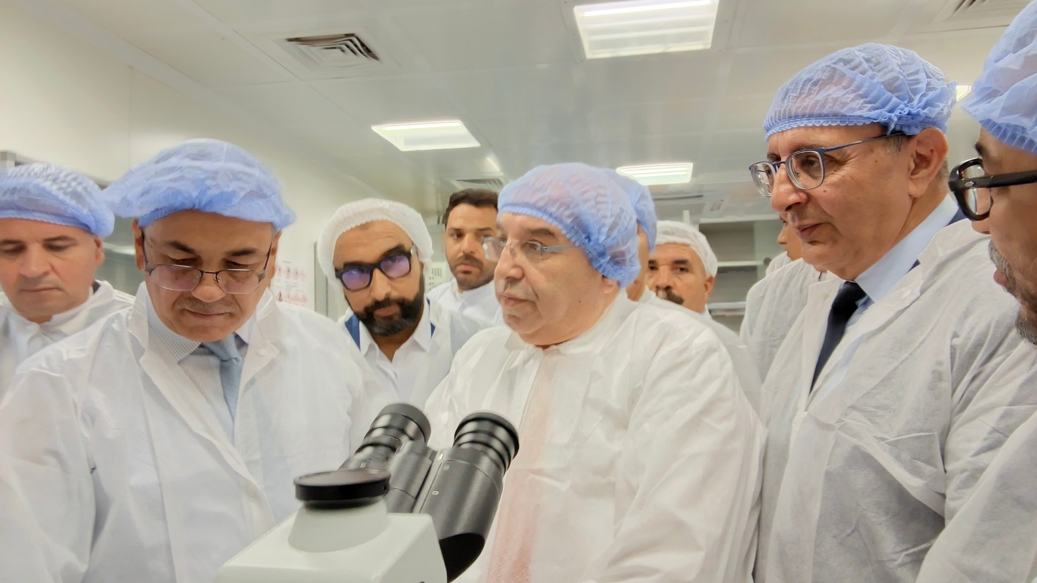 الصناعة الصيدلانية: تمديد آجال الاعتماد للمؤسسات الجديدة وإلغاء الخبرة المهنية