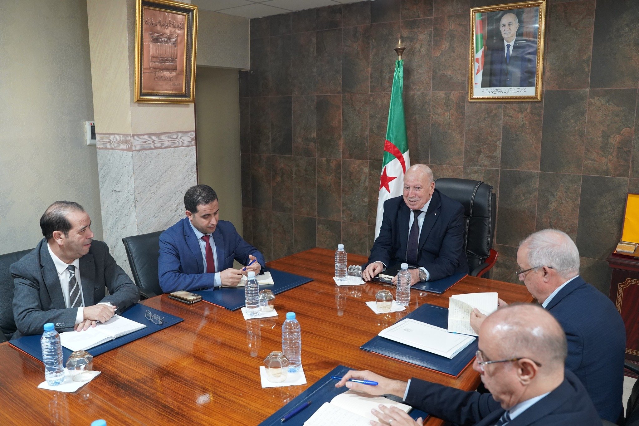 يحيى بشير يشرف على تنصيب خير الدين بن عيسى مكلفًا بتسيير الأمانة العامة لوزارة الصناعة