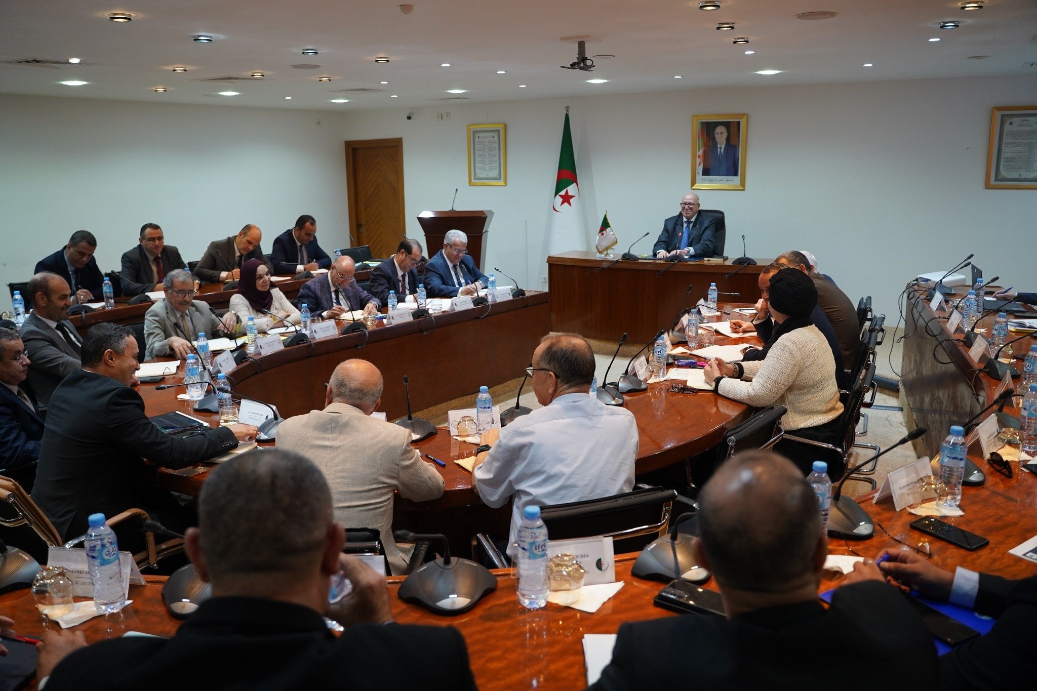 وزير الصناعة يسدي تعليمات بتسريع وتيرة الانفتاح على الأسواق الخارجية
