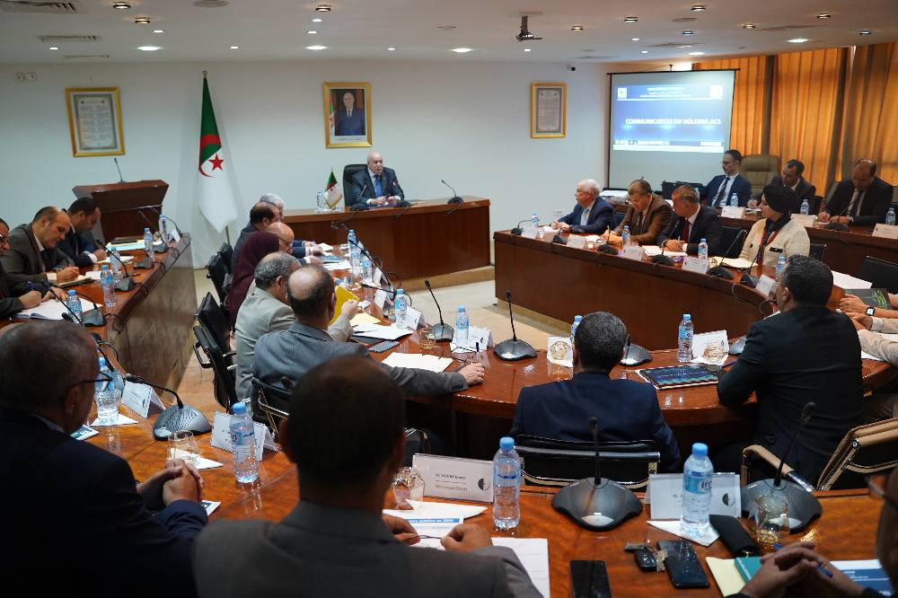 وزير الصناعة يشدد على رقمنة التسيير وتثمين الكفاءات التقنية بمجمع ACS