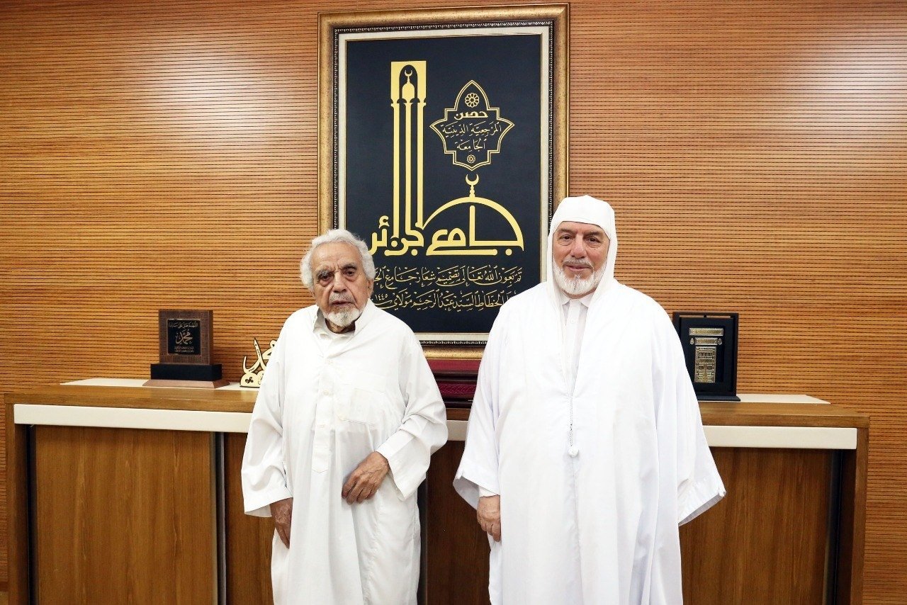 عميد جامع الجزائر يستقبل أحد رواد المدرسة الجزائرية عبد القادر فضيل