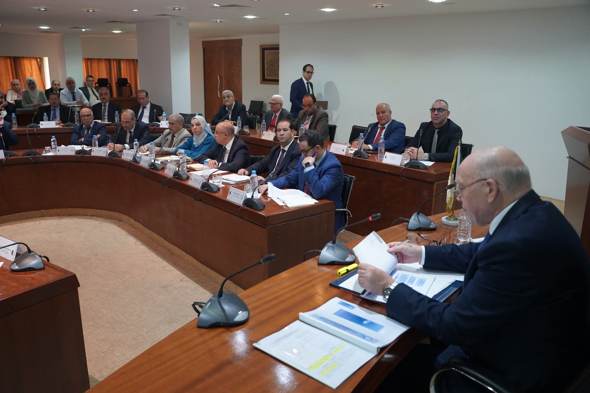 وزير الصناعة ومجمع ELEC EL DJAZAIR يبحثان تطوير الصناعات الكهربائية والإلكتروني