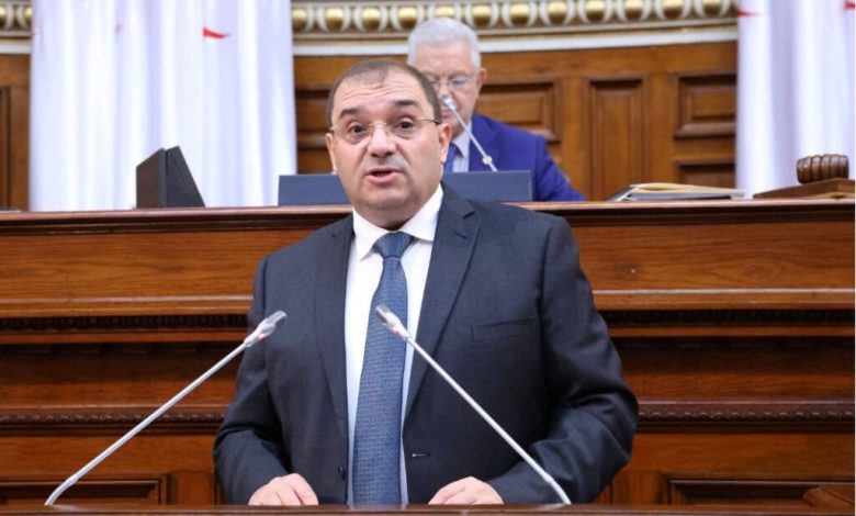 وزير العدل يُهنئ النقيب بن فاتح عبد الحفيظ لانتخابه رئيساً للإتحاد الوطني لمنظمات المحامين