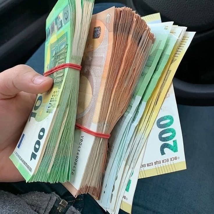 توقيف مسافر متلبسا بتهريب 5500 أورو عبر مطار هواري بومدين توقيف مسافر متلبسا بتهريب 5500 أورو عبر مطار هواري بومدين