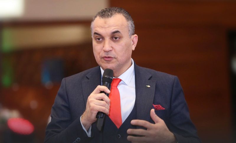 وزير البريد يدعو إلى تطوير منظومة الإتصالات الفضائية العربية