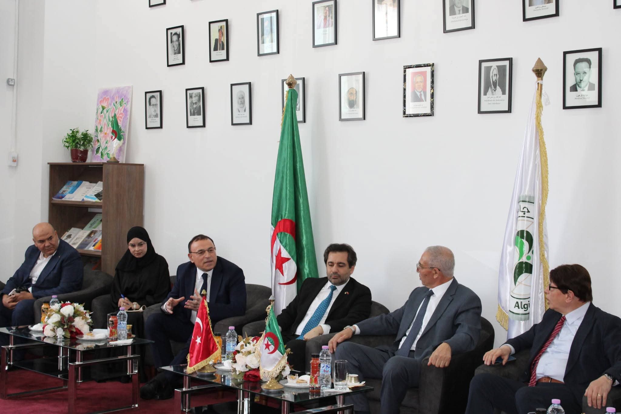 تعزيز التعاون الأكاديمي والثقافي بين الجزائر وتركيا بجامعة الجزائر 2