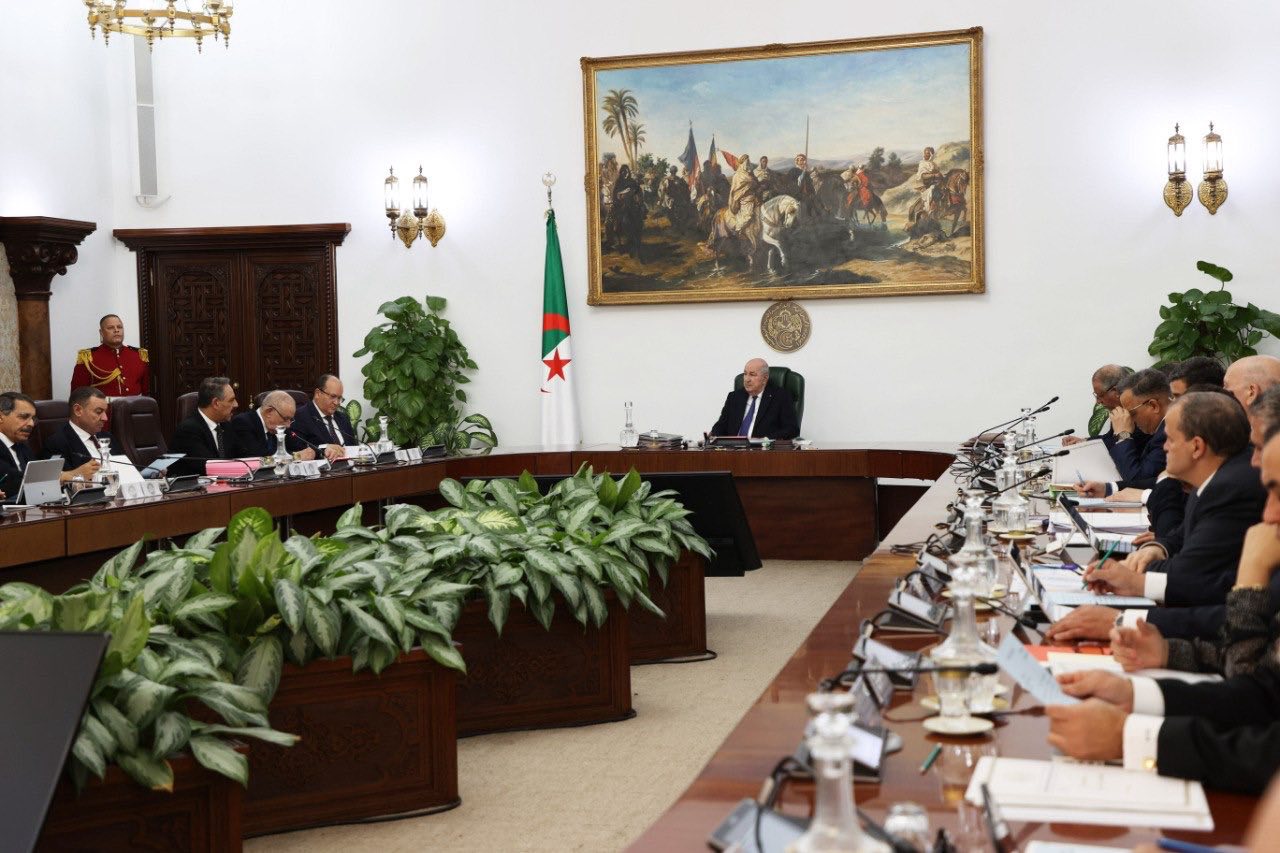 الرئيس تبون يأمر باعتماد استراتيجية دقيقة للمكننة وتوزيع العتاد الفلاحي لموسم الحصاد