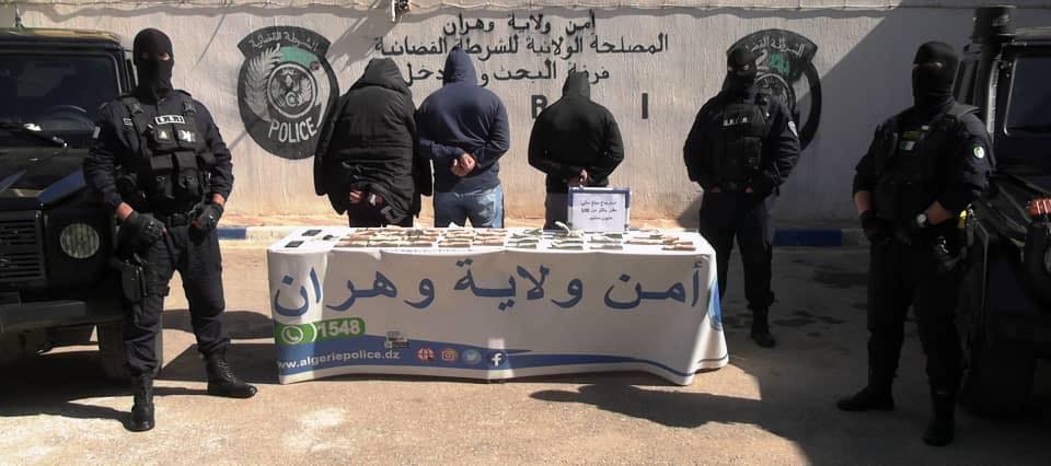 وهران: الإطاحة بشبكة اجرامية قامت بالسطو على مسكن واسترجاع قرابة 500 مليون سنتيم