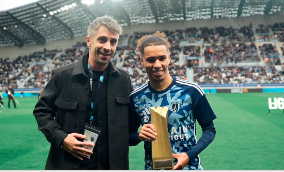 قبال يتوج بجائزة “لاعب الموسم” في باريس أف سي