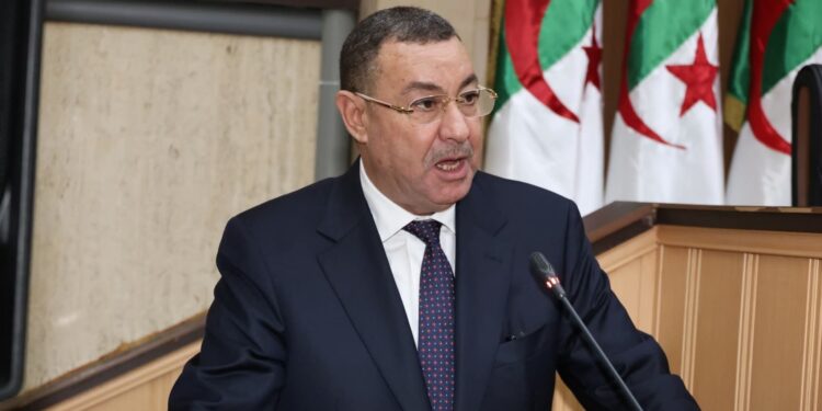 الجزائر وسوريا تبحثان تعزيز التعاون في محاربة الجريمة المنظمة وتنقل الأشخاص