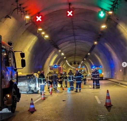 قسنطينة.. قتيل وجريحان في اصطدام بين سيارة وشاحنة بنفق زيغود يوسف