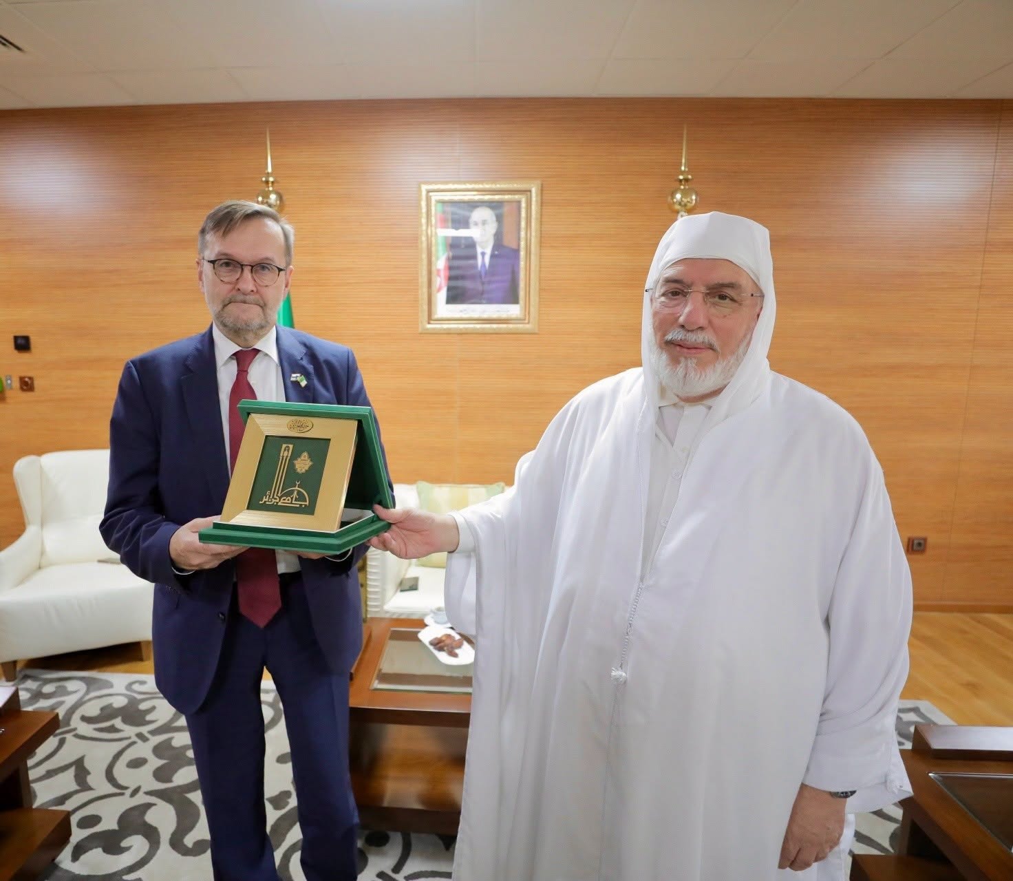 عميد جامع الجزائر يستقبل المبعوث الخاص لفنلندا إلى الساحل وغرب إفريقيا
