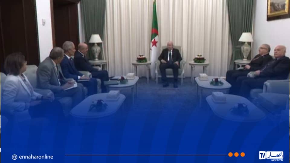Le président algérien reçoit le ministre tunisien des Affaires étrangères
