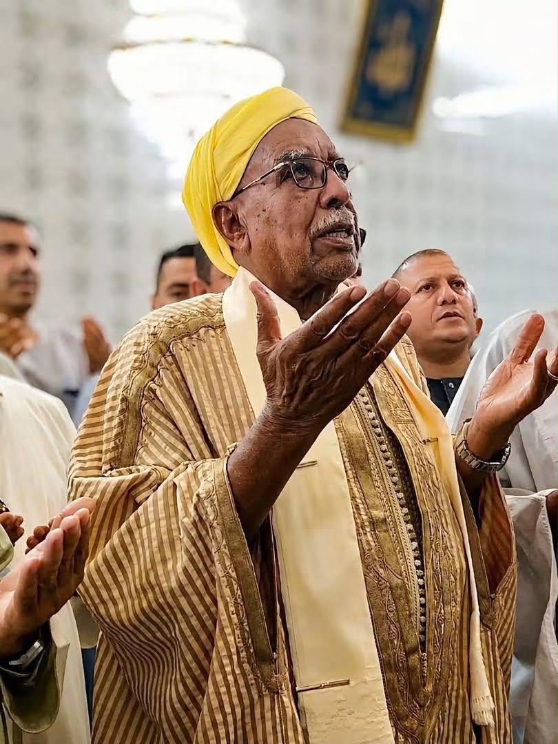 الخليفة العام للطريقة التجانية يعزي في وفاة رئيس ديوان رئاسة الجمهورية بوعلام بوعلام